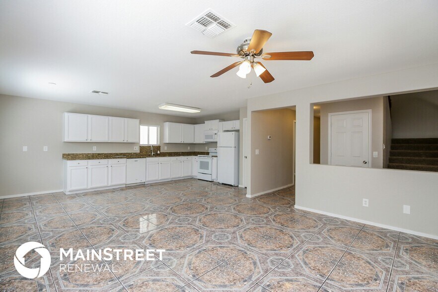 Building Photo - 8341 W Hughes Dr