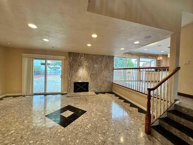 Building Photo - Exquisite Belmont Estate with Luxurious Am...