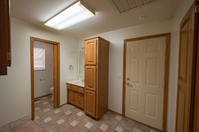 Building Photo - 3 - Bedroom 2 - Bath with 2 - Car Garage