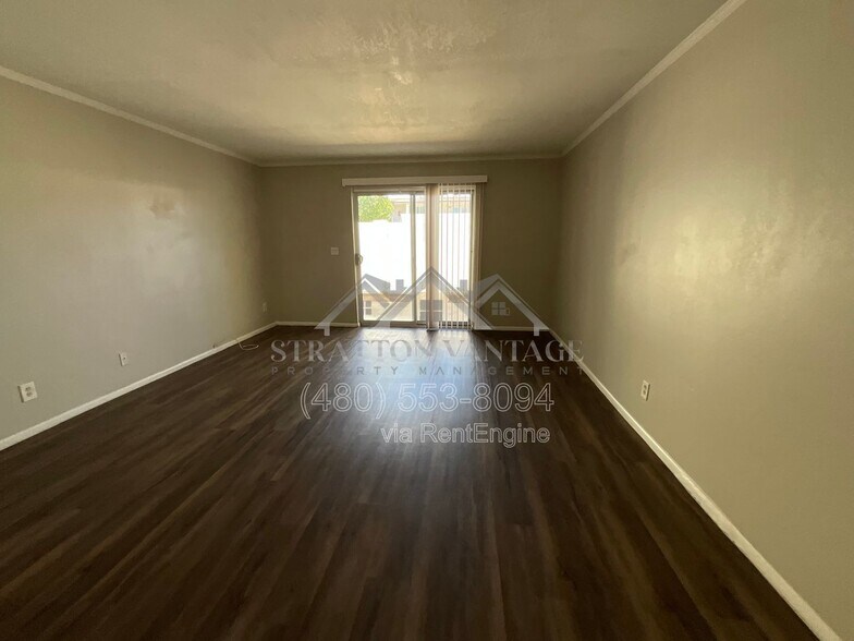 Building Photo - 810 E Colter St