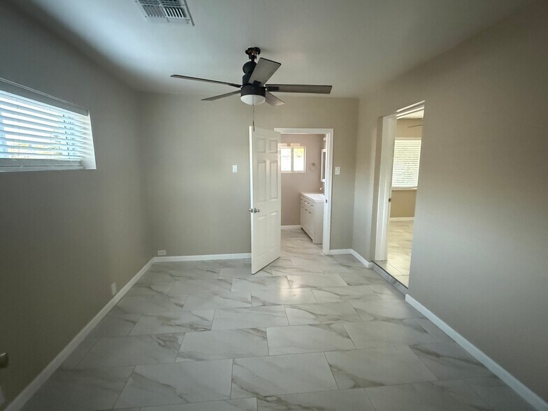 Building Photo - 4634 E Burns St