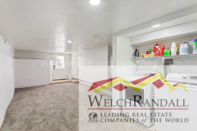 Building Photo - 825 27th St