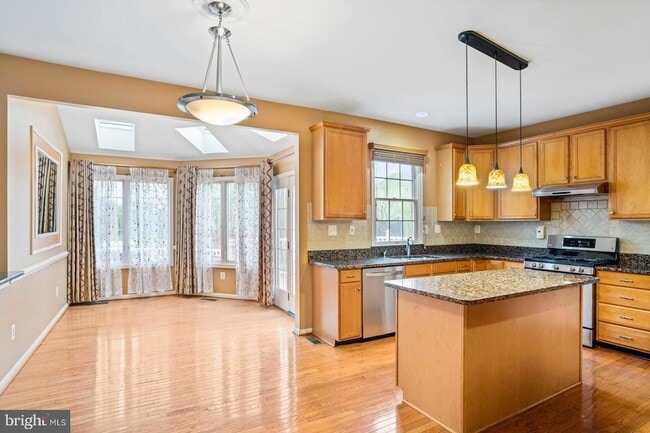 Building Photo - 43513 Lucketts Bridge Cir