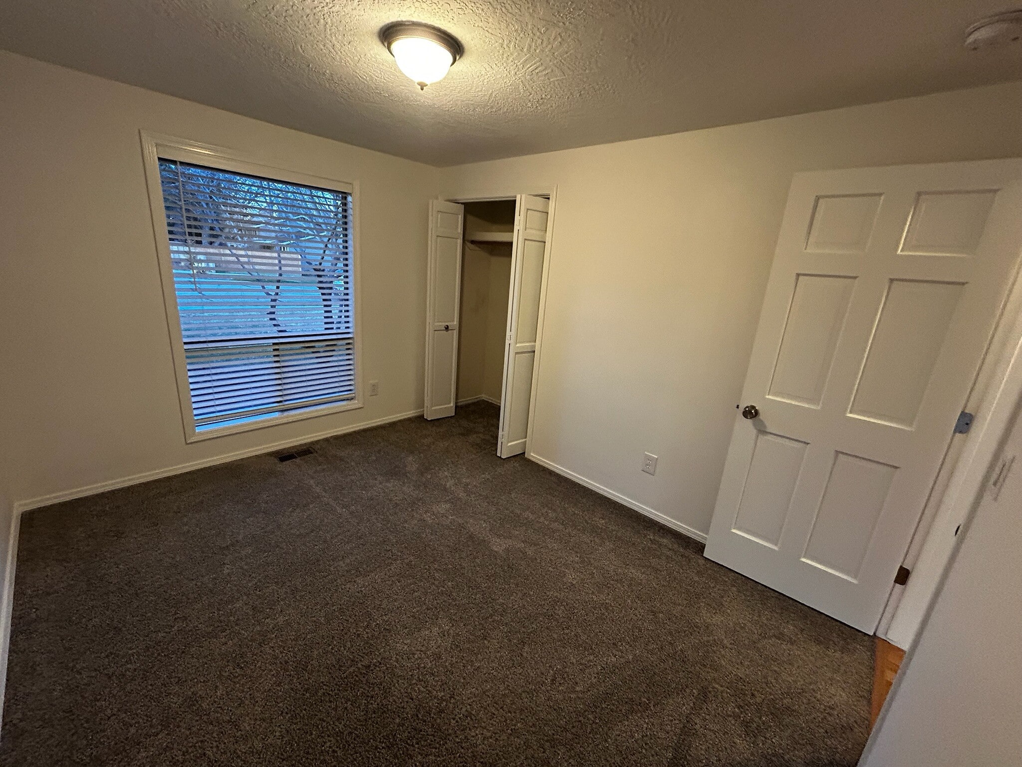 Building Photo - 454 N Pebble Beach Way