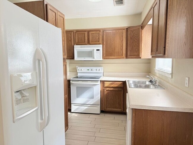 Building Photo - 8920 Lewis St