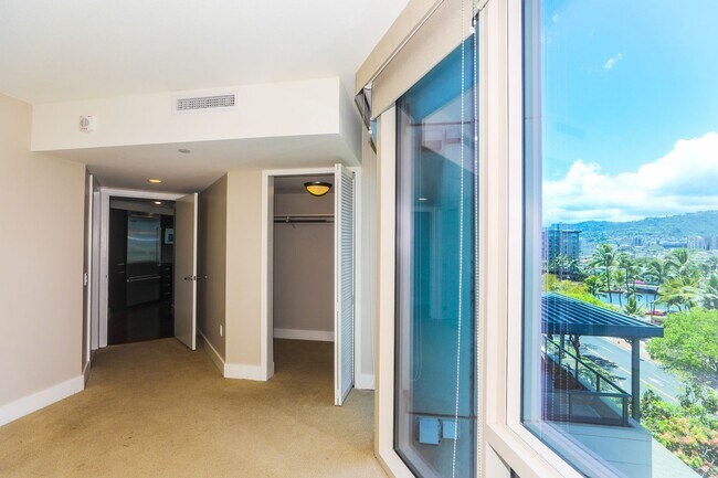 Building Photo - Allure Waikiki - 2 bedroom, 2 bath with 1 ...