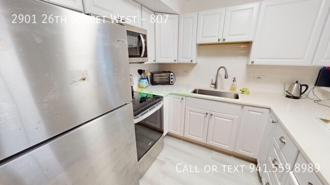 Building Photo - 2901 26th St W