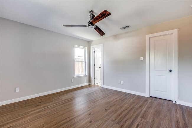 Building Photo - 1235 Mill Valley Dr