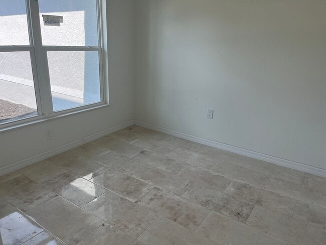 Building Photo - Brand New Construction-Large 4 bedroom, 2 ...