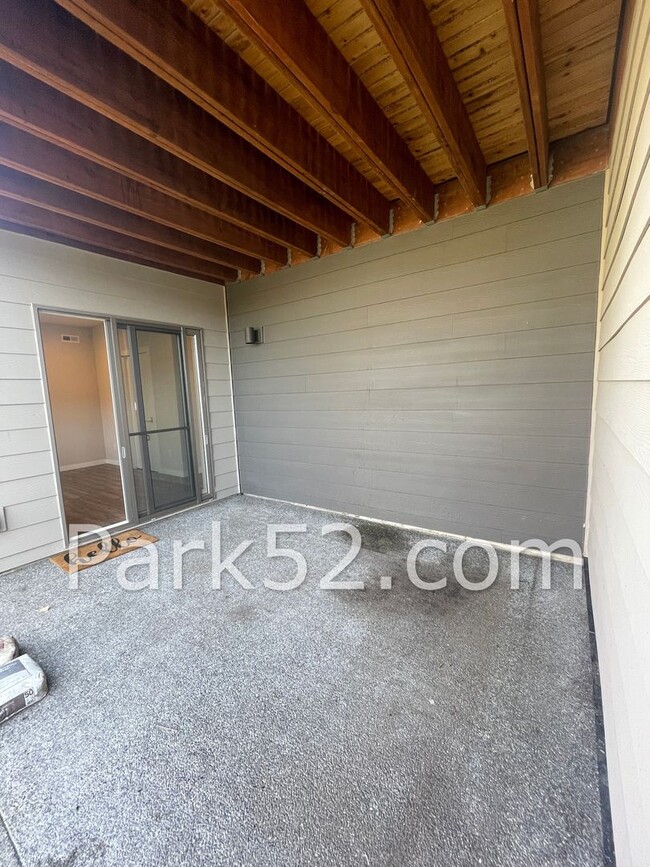 Building Photo - $250 Off 1st Full Month’s Rent! Beautiful ...