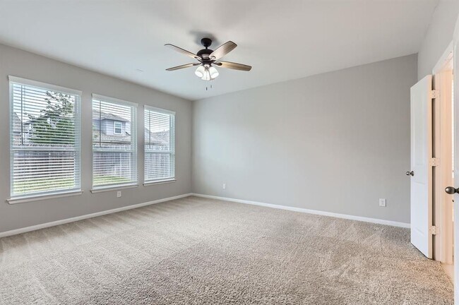 Building Photo - 251 Clear Frk Lp