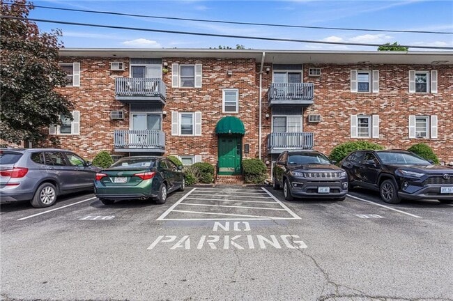 Building Photo - 200 Manville Hill Rd