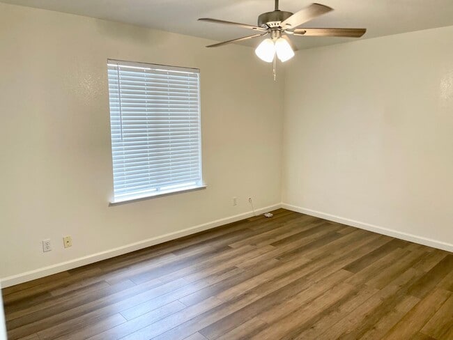 Building Photo - 363 Florinda St