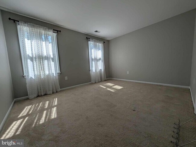 Building Photo - 11 Starlight Ct