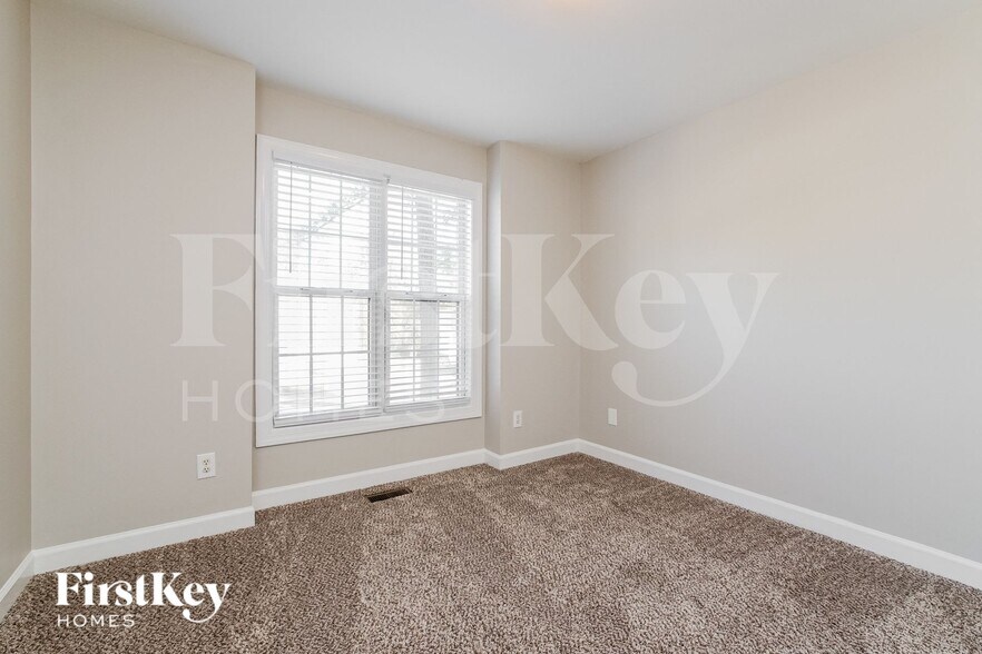 Building Photo - 4104 Mangrove Dr