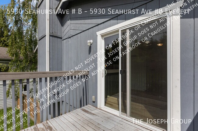 Building Photo - 5930 Seahurst Ave