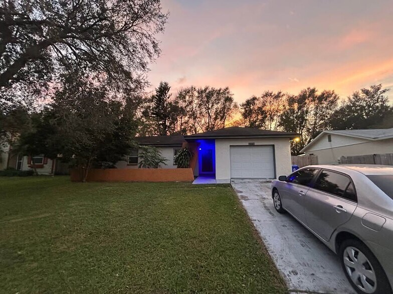 Building Photo - 1307 Honeytree Ln W