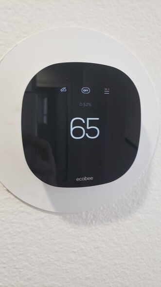 Building Photo - 2329 N Clark St