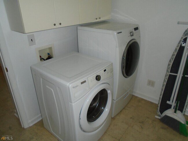 Building Photo - 1365 Scott Blvd