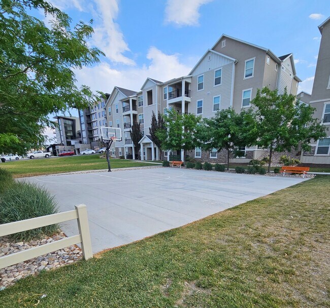 Building Photo - 14648 McKellen Dr