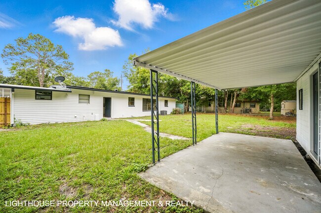 Building Photo - Stunning, Fully Renovated 4 Bed/2 bath Home!