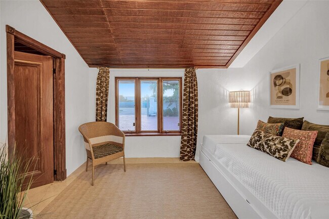 Building Photo - 2500 Hibiscus Pl