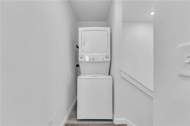 Building Photo - 960 Illinois Ave