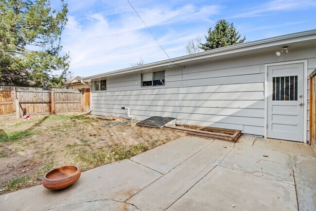 Building Photo - 1714-1716 W 8th St