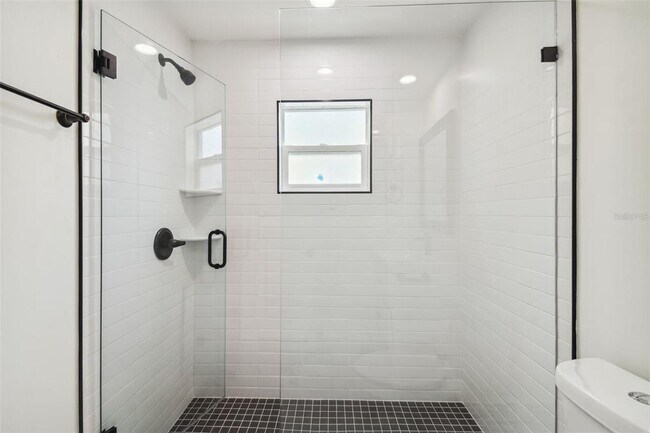 Building Photo - 4910 W San Miguel St