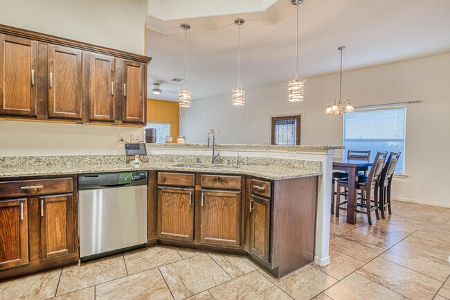 Building Photo - 7701 Maple Landing Court