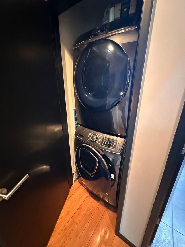 Building Photo - Modern Townhome in Georgetown!  Available ...