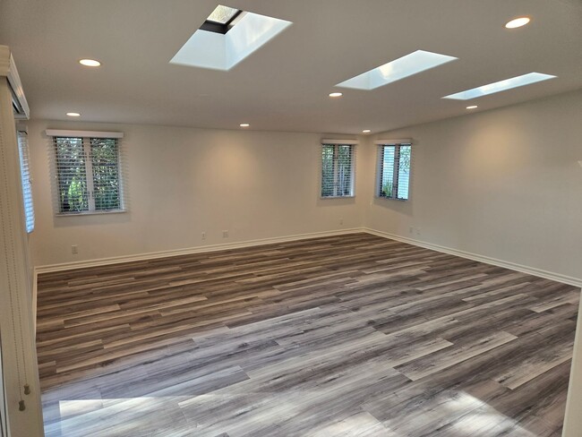 Building Photo - Recently remodeled Anaheim Hills area 5 be...