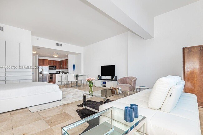 Building Photo - 2301 Collins Ave