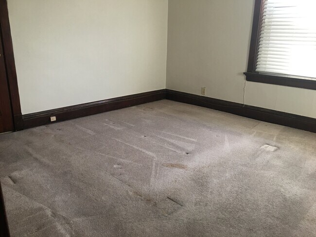 Building Photo - 5933 W Midway Park