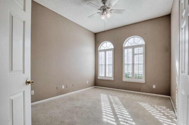 Building Photo - 442 Big Tree Rd