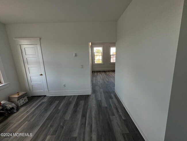 Building Photo - 720 Cortlandt St