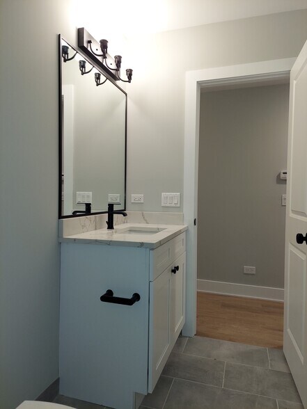 Building Photo - 4409 N Seeley Ave