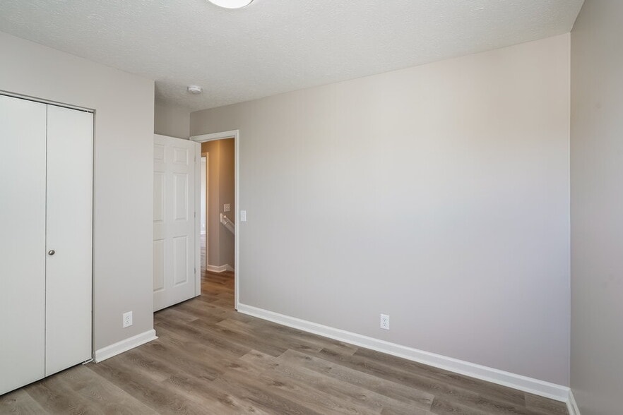 Building Photo - 3106 Creekview Ln