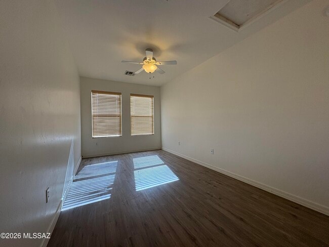 Building Photo - 1133 S Pantano Overlook Dr