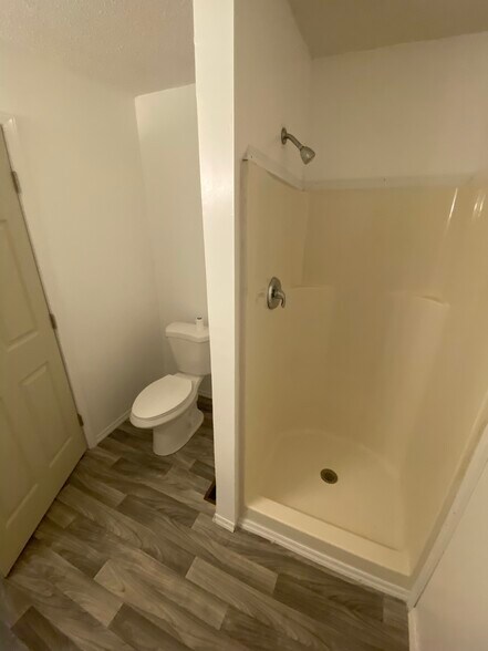 Building Photo - 136 Snyder Dr