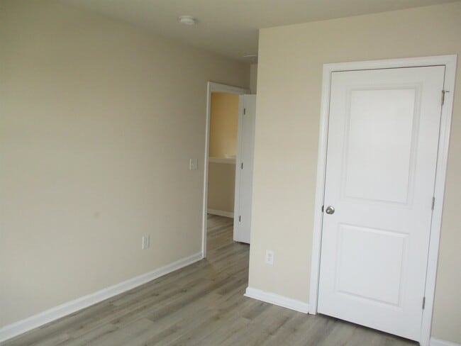 Building Photo - 812 Hayes Point Cir