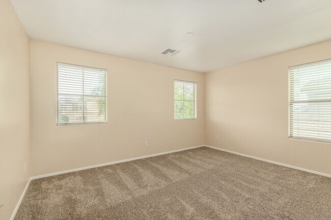 Building Photo - STUNNING 5 Bedroom Home in Peoria!