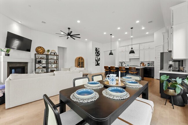Building Photo - 13022 Soaring Frst Dr