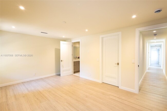 Building Photo - 4520 Sabal Palm Rd