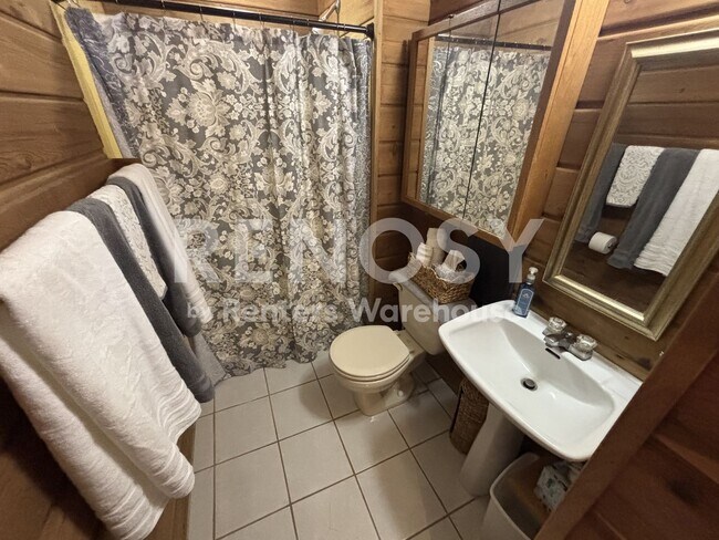 Building Photo - 15536 Garfield Cir