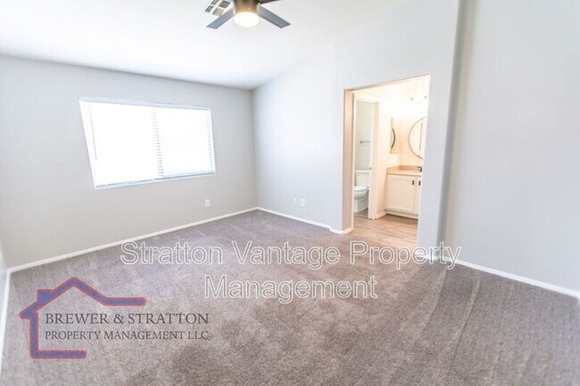 Building Photo - 10117 E Obispo Ave