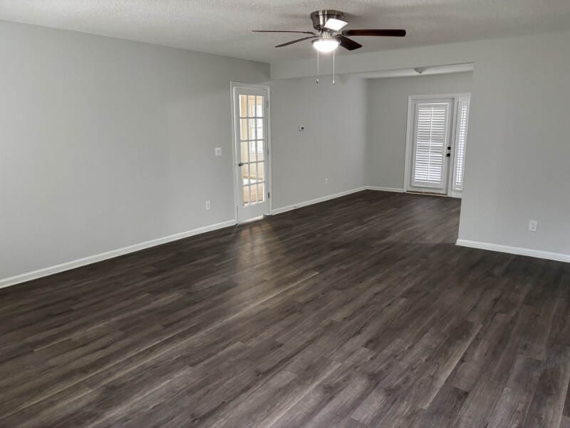 Building Photo - 532 Kenton Dr