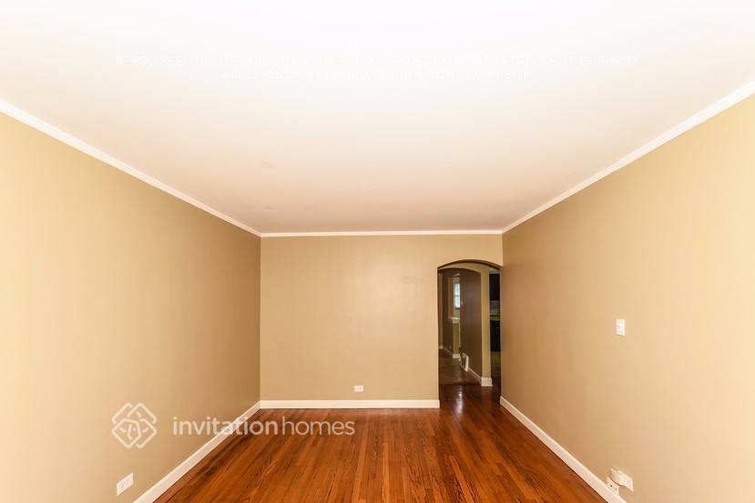 Building Photo - 9625 S Maplewood Ave