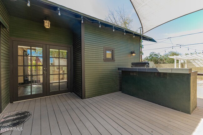 Building Photo - 2034 N Mitchell St