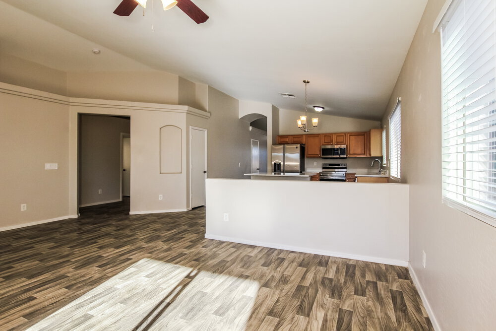 Building Photo - 12417 W Mandalay Ln